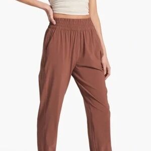 Vuori Villa Jogger in Hazelnut XL